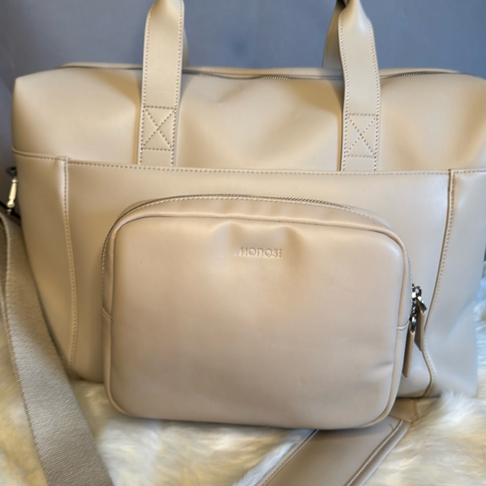 MONOS - Metro Duffle Bag - Ivory - Vegan Leather - Luggage - Great Condition - Picture 6 of 10